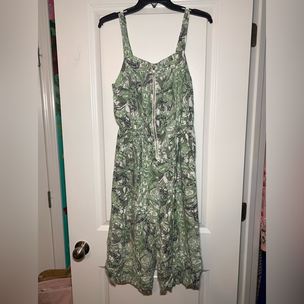 Guess jumpsuit/romper. Floral.